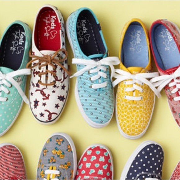 TAYLOR SWIFT x KEDS CHAMPION Lace Up Sneaker Blue Dot Stripe Canvas w/ charm 8.5 - Picture 4 of 11